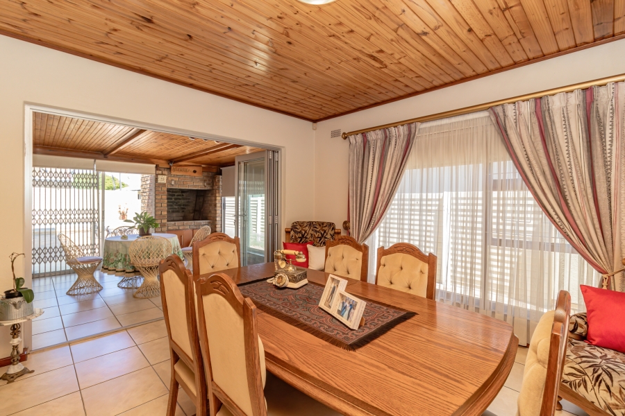 4 Bedroom Property for Sale in Goodwood Park Western Cape